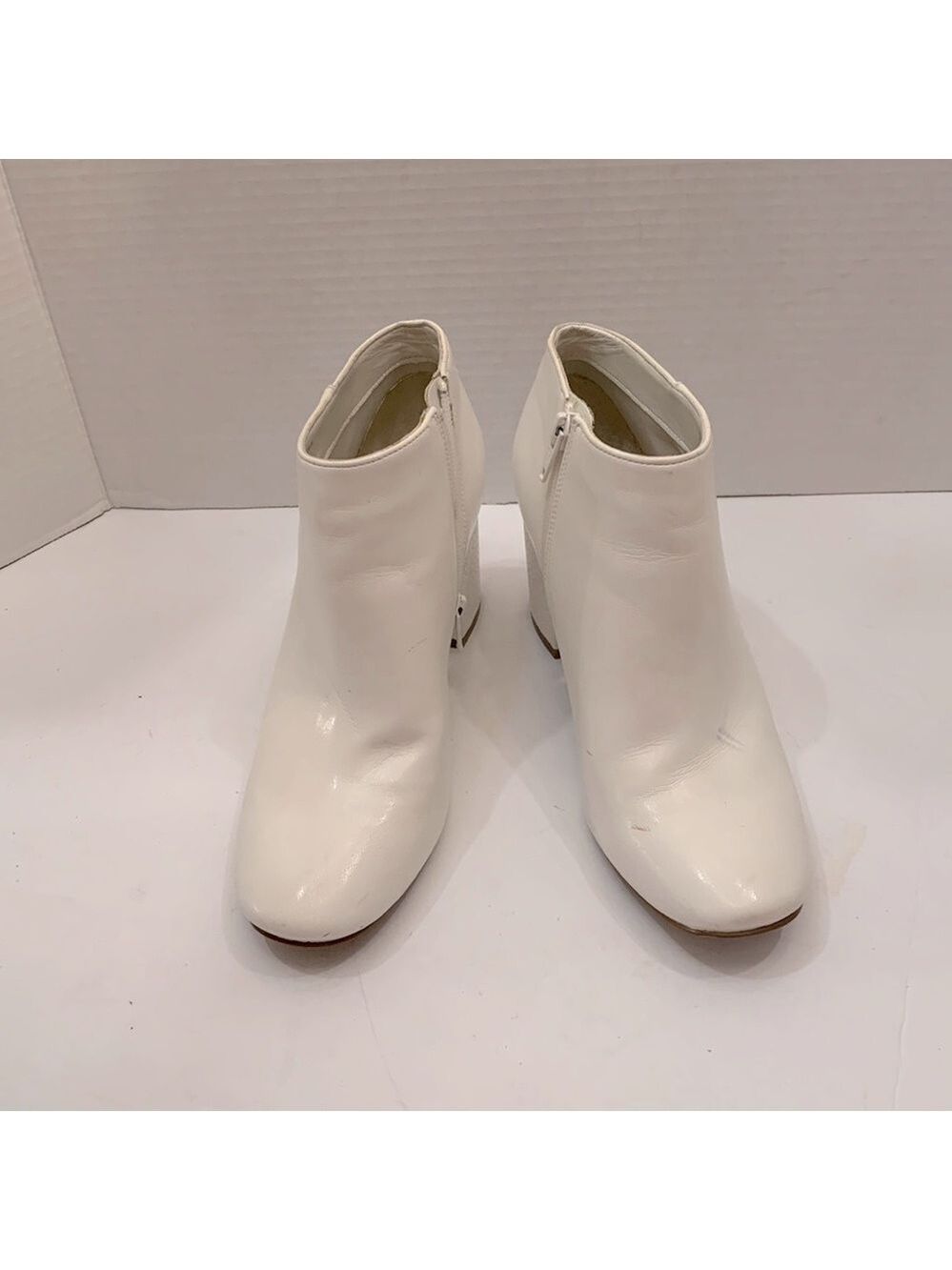 Katy Perry The Corra White Ankle Bootie - Size 6